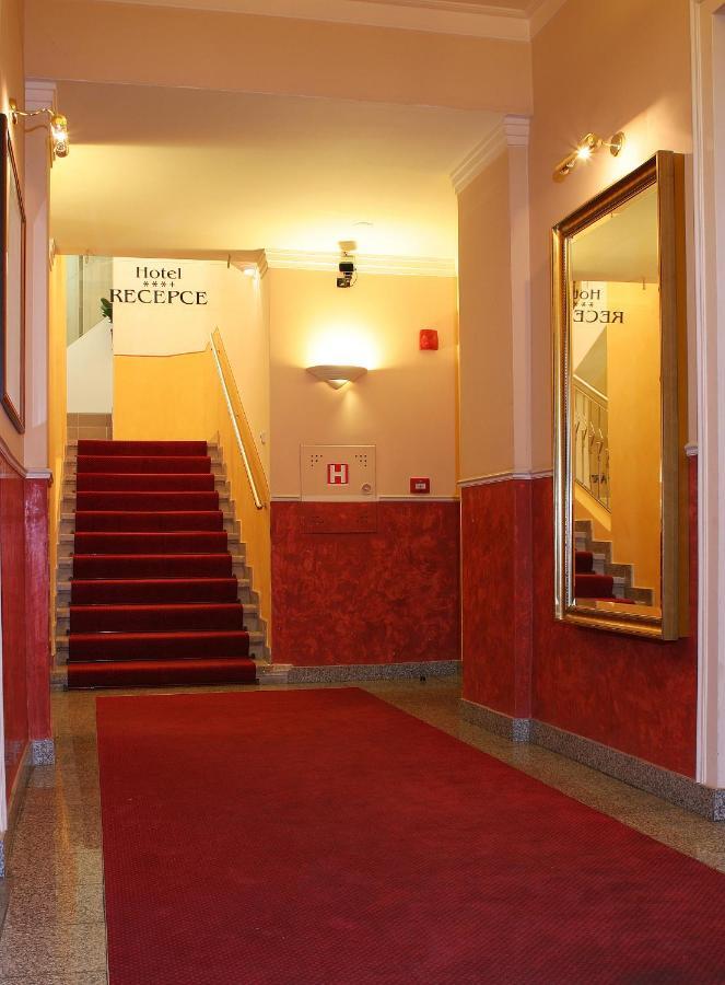 Corner Hotel U Divadla*** - Znojmo Exterior foto